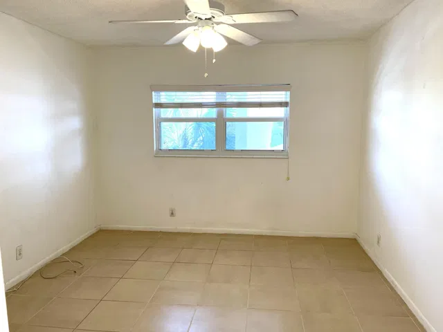 Unit 313 photo 12