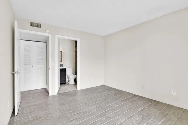 Residence photo 2