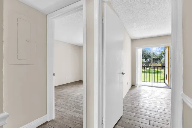 Residence photo 9