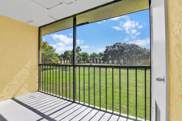 Residence photo 17