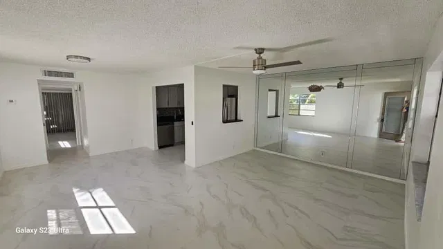 Residence photo 11