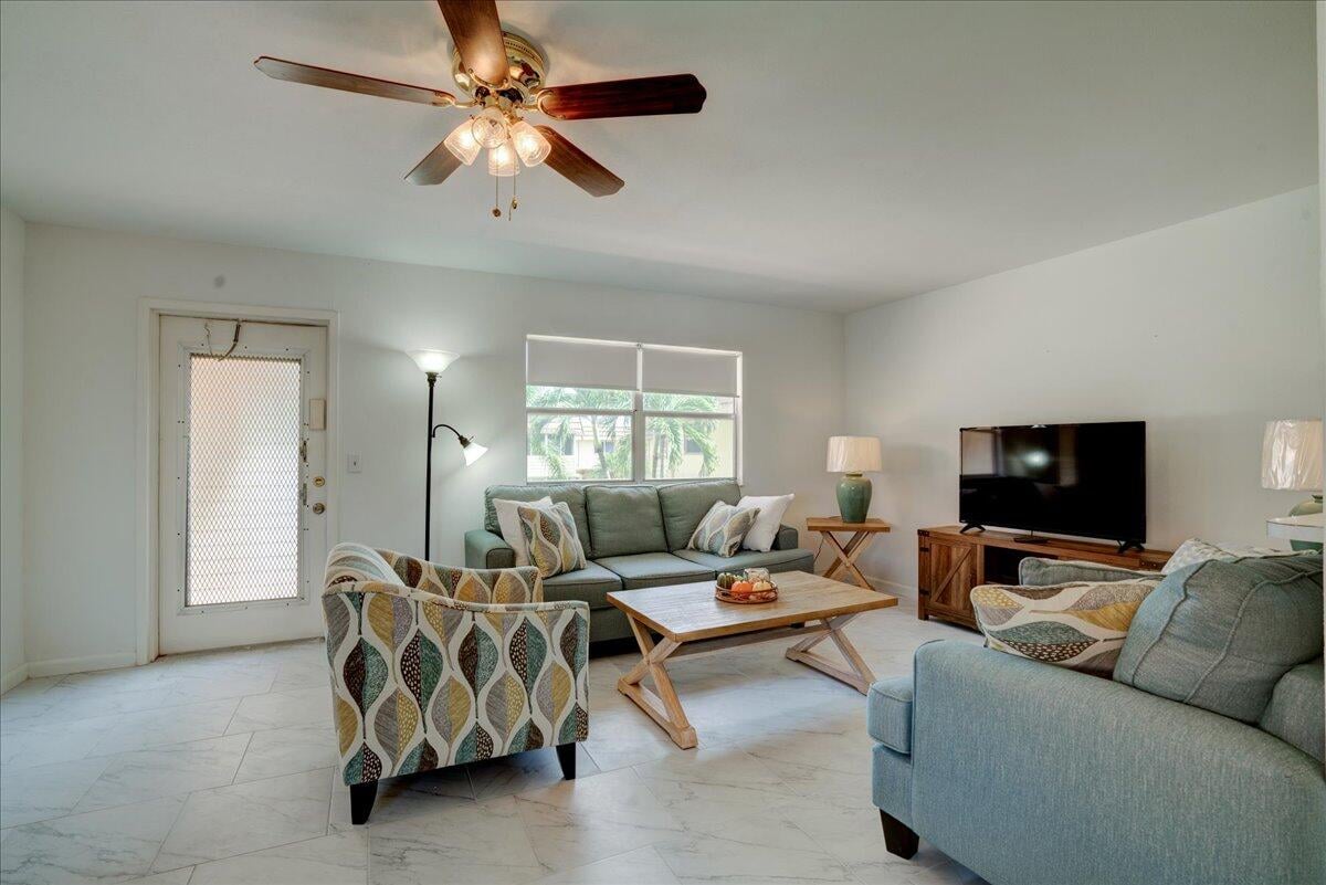 Unit 222 photo 2