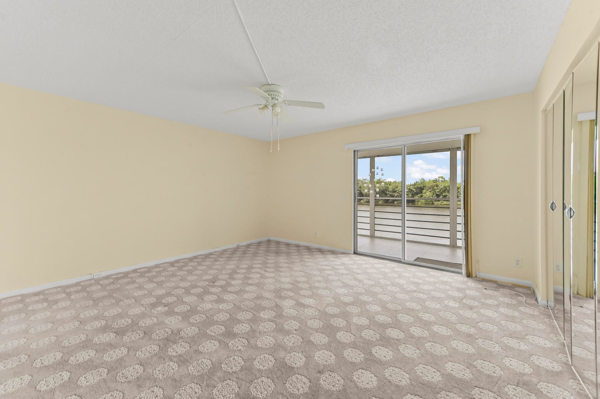  Residence photo 9