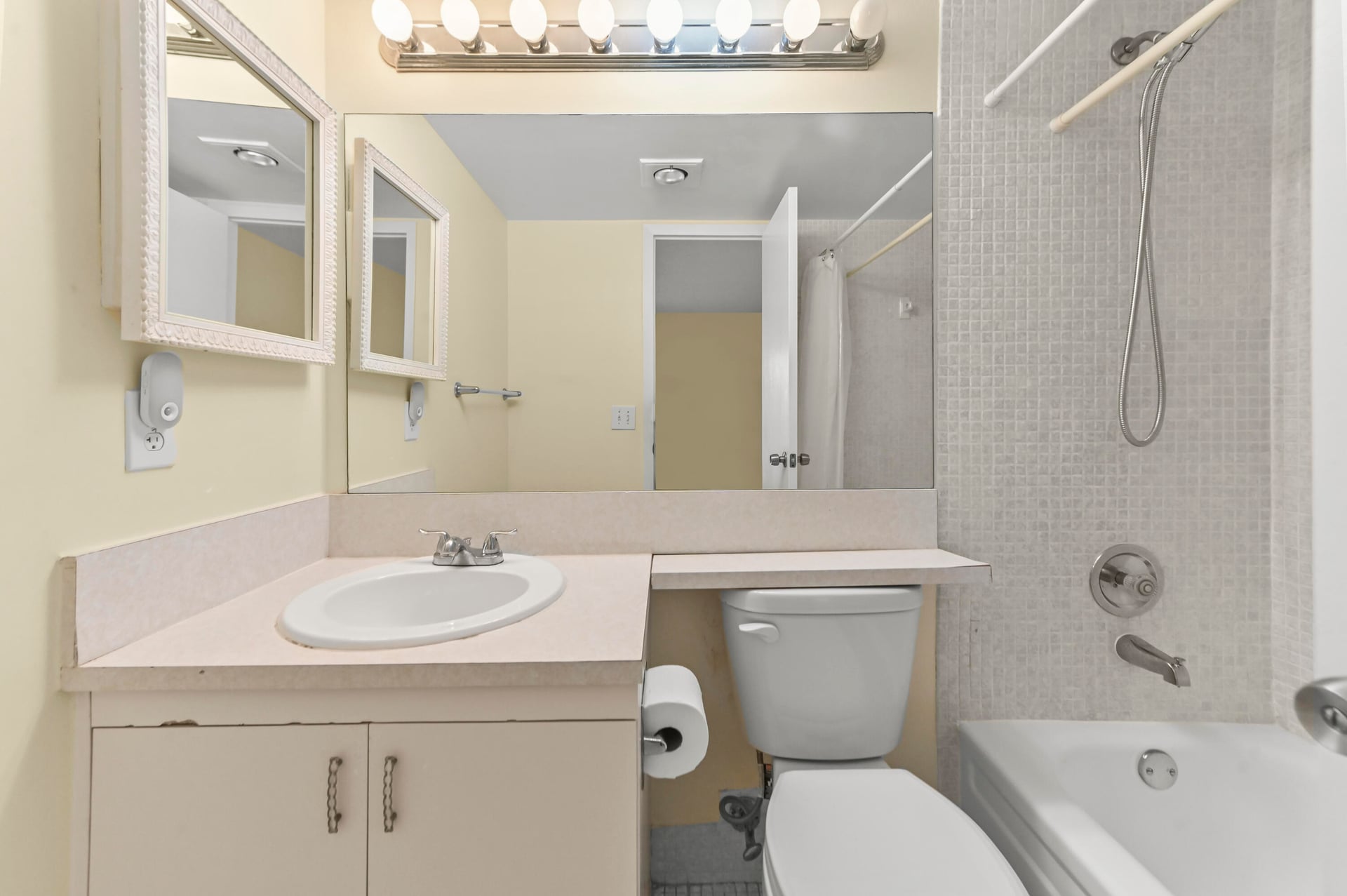  Residence photo 12