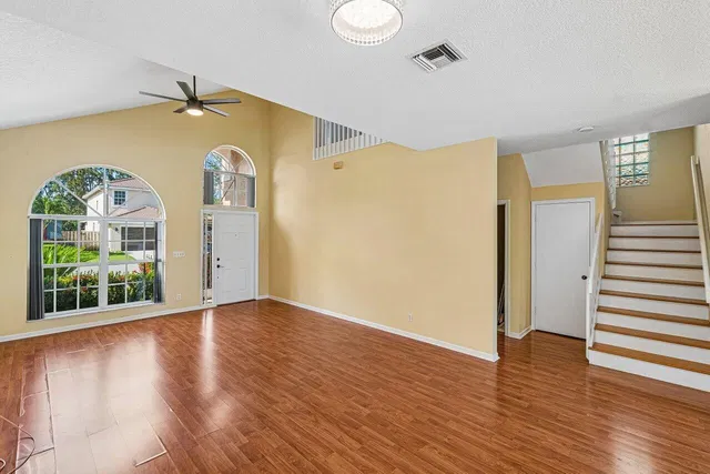 Residence photo 3
