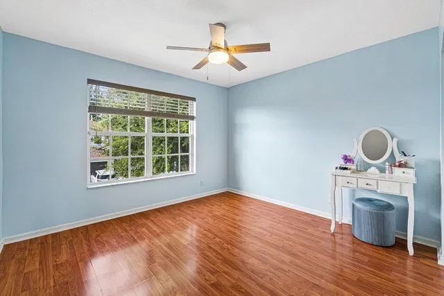 Residence photo 15