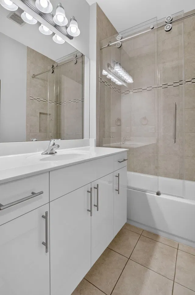 Residence photo 17