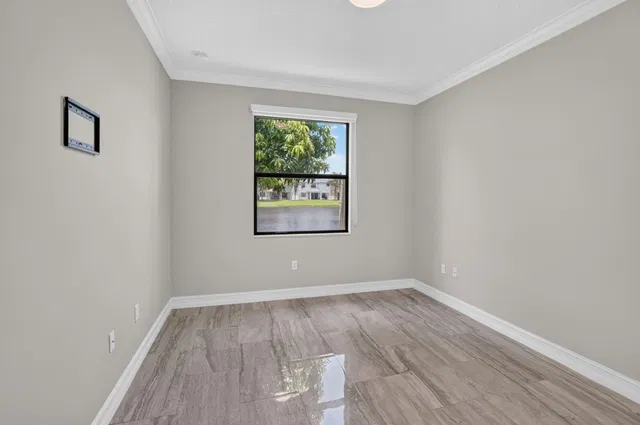 Residence photo 18