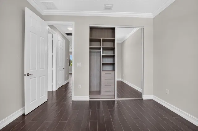 Residence photo 36