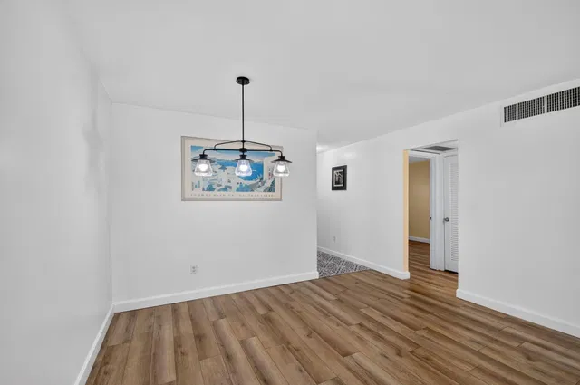 Unit B24 photo 14
