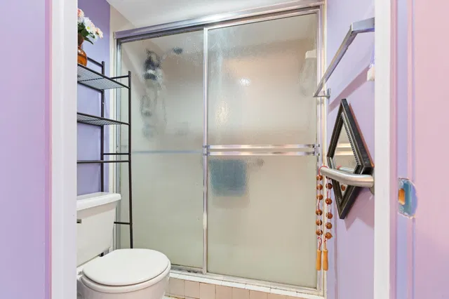 Unit 164 photo 10