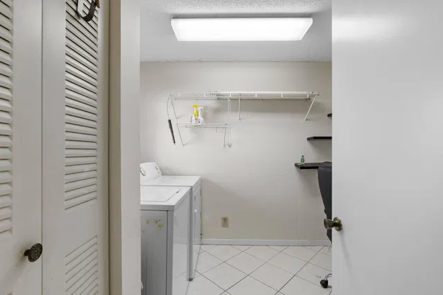Unit 164 photo 14