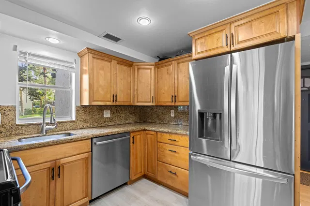 Unit 302b photo 11