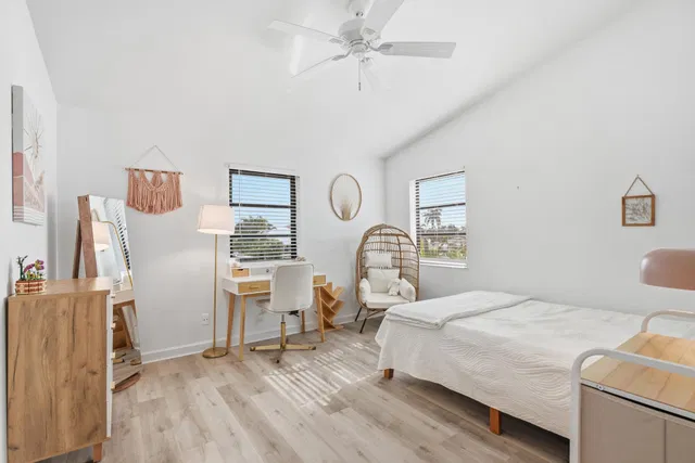Residence photo 25
