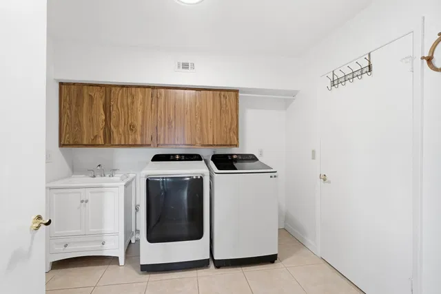 Residence photo 35