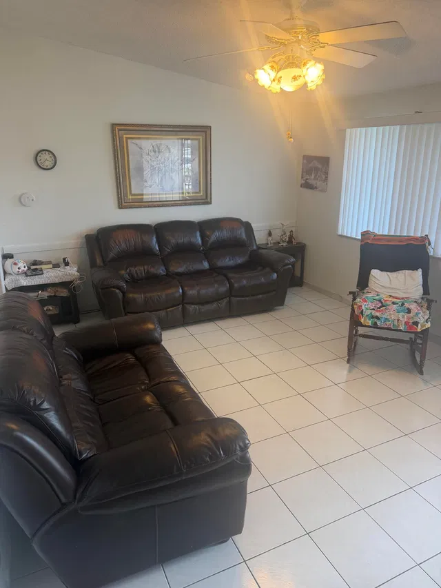  Residence photo 4