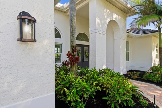 Monarch Country Club Residence photo 3