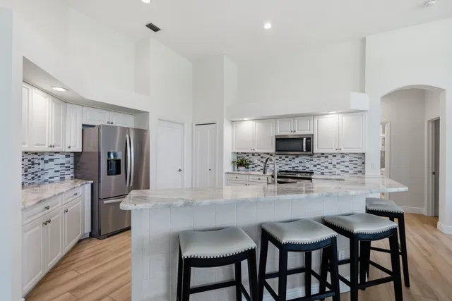 Monarch Country Club Residence photo 14