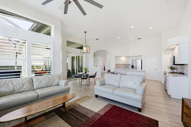 Monarch Country Club Residence photo 16