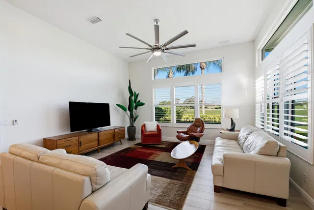Monarch Country Club Residence photo 17