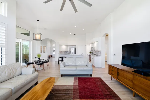 Monarch Country Club Residence photo 18