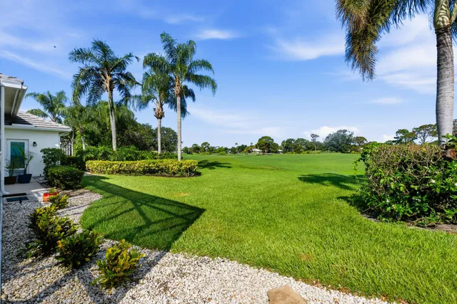 Monarch Country Club Residence photo 41
