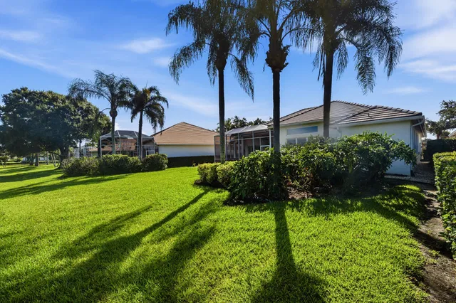 Monarch Country Club Residence photo 42