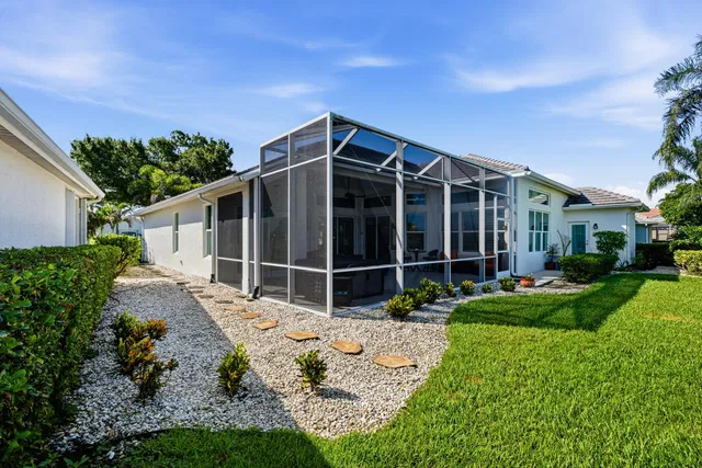 Monarch Country Club Residence photo 43
