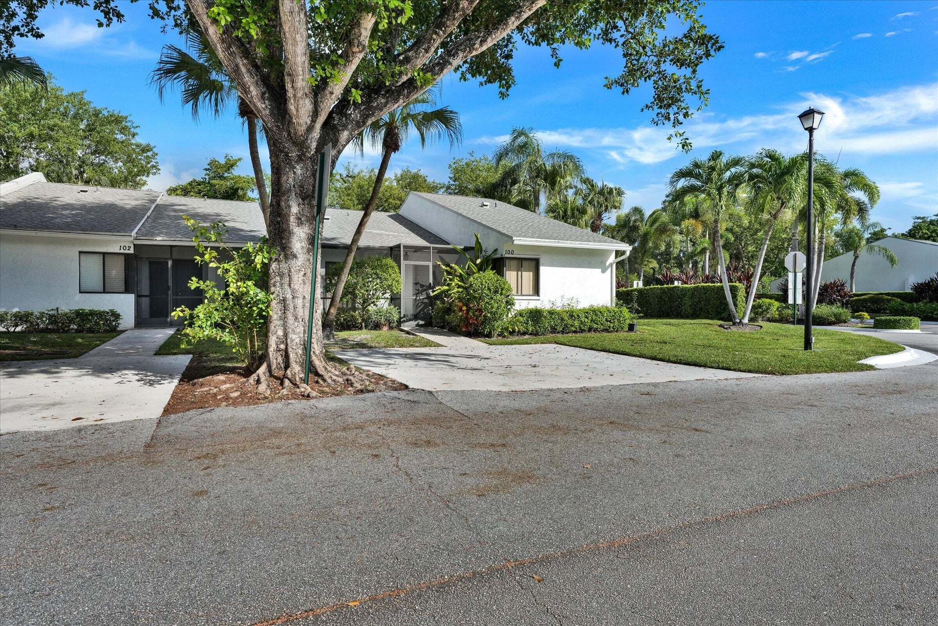 Residence photo 2