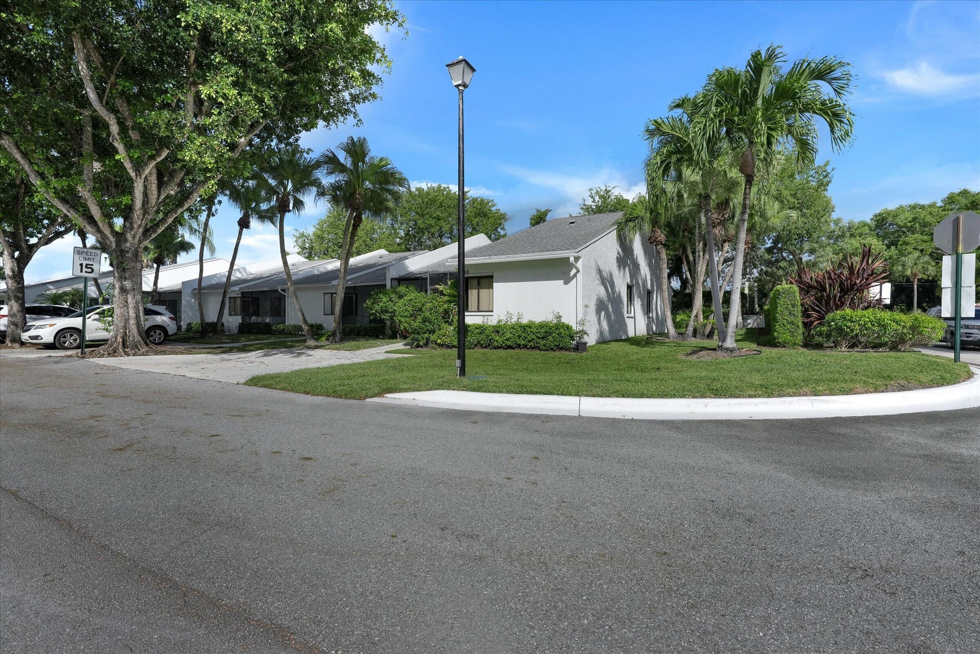 Residence photo 3