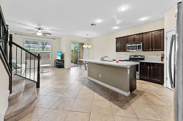 Residence photo 4