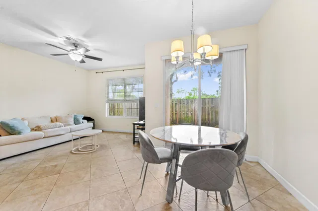 Residence photo 7