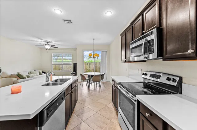 Residence photo 12