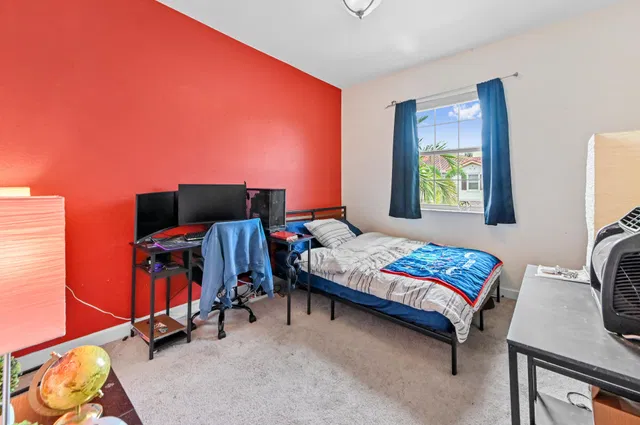 Residence photo 20