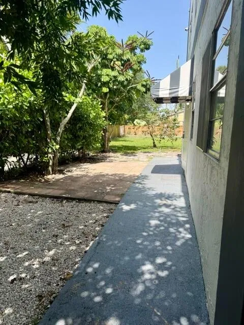  Unit 1 photo 18