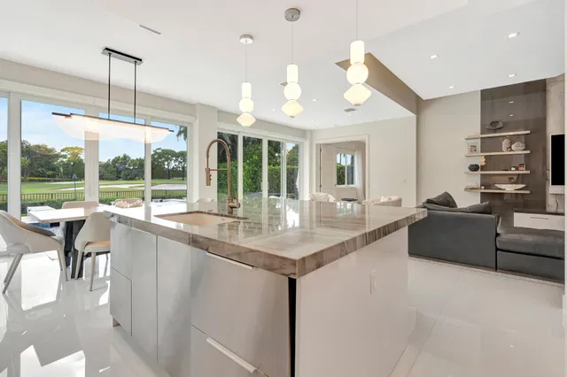 Admirals Cove Residence photo 15