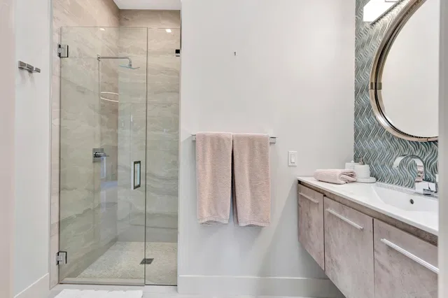 Admirals Cove Residence photo 36