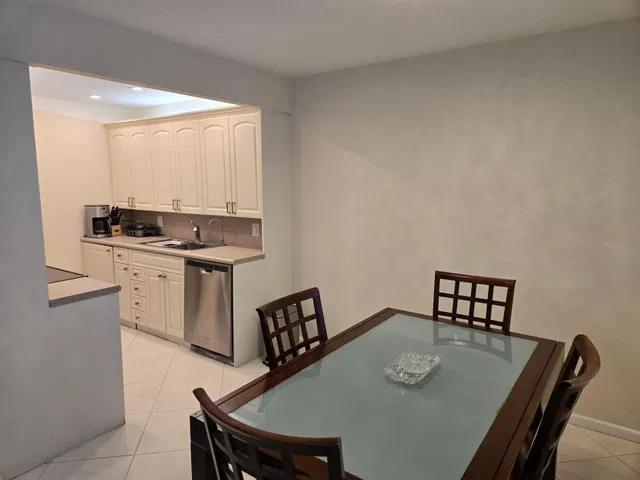 Residence photo 2