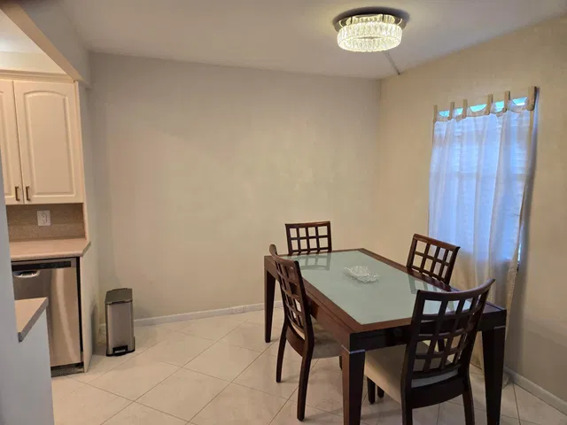Residence photo 3
