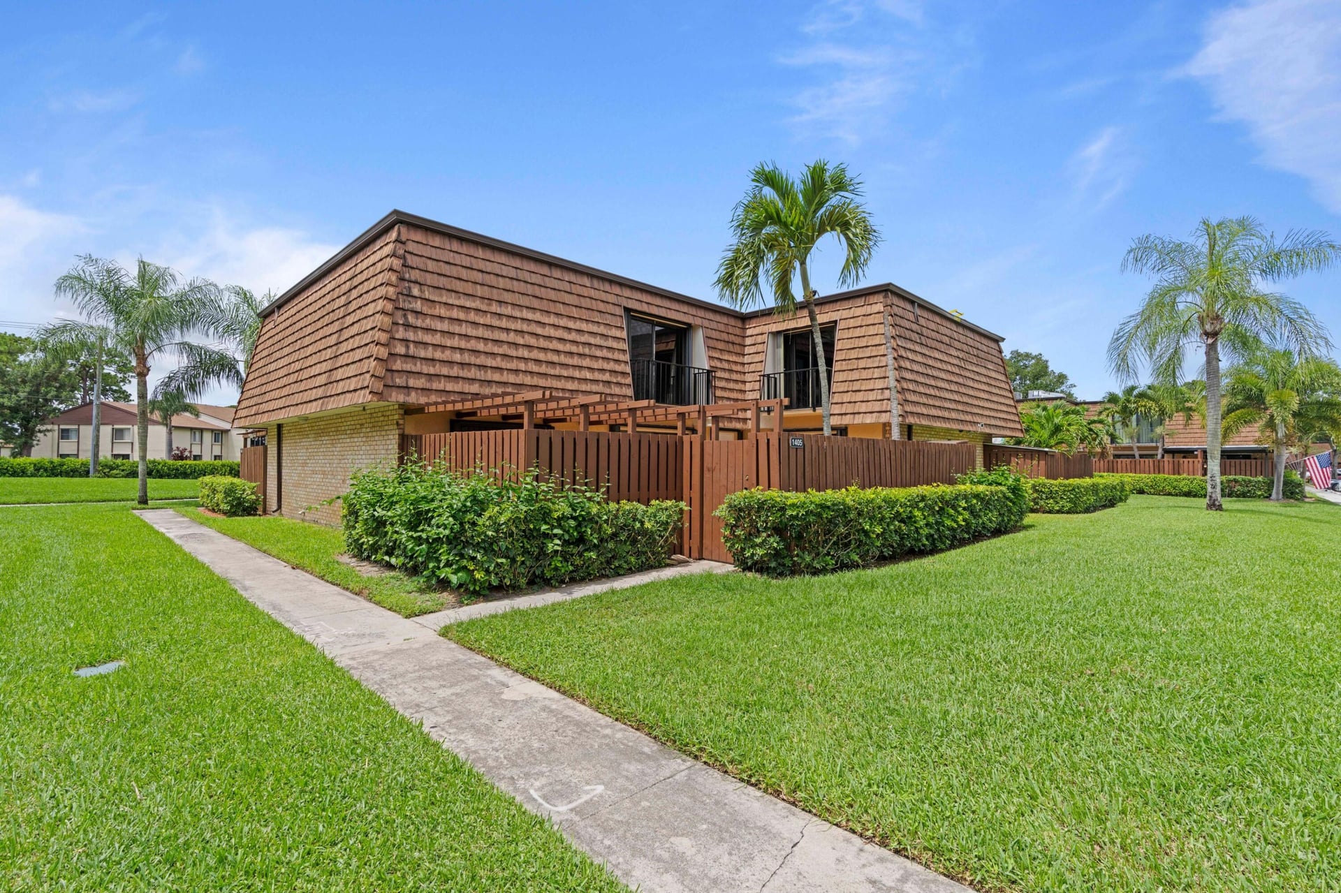 Residence photo 2