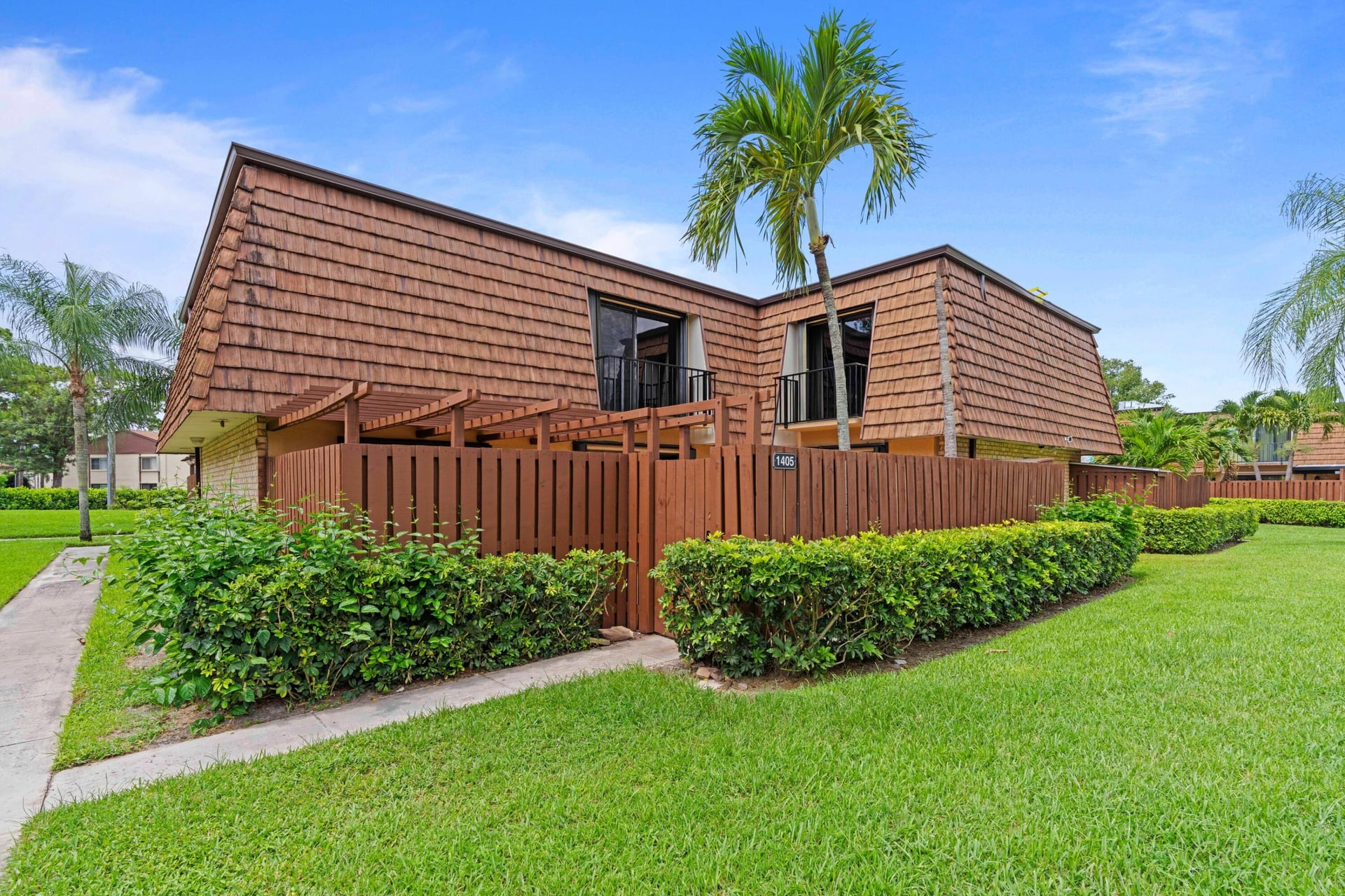 Residence photo 3