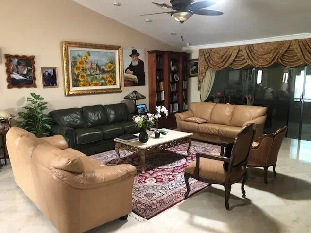 Residence photo 6
