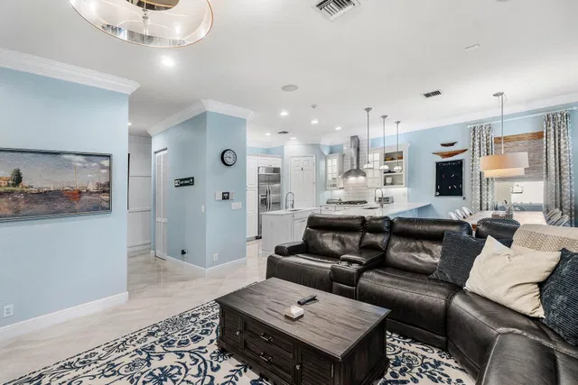  Unit (SEASONAL RENTAL) photo 12