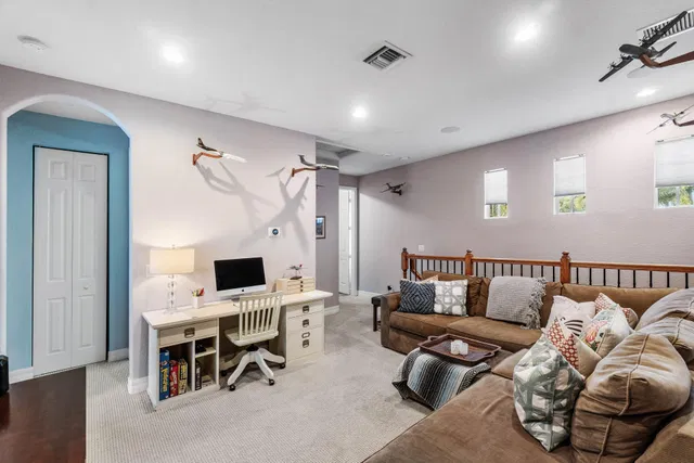  Unit (SEASONAL RENTAL) photo 20