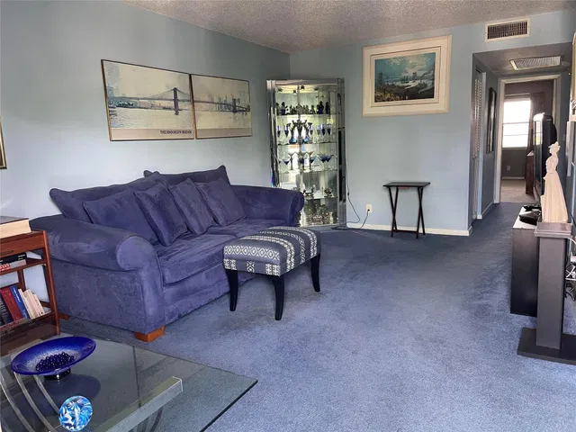 Unit 4030 photo 15
