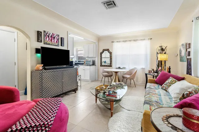 Residence photo 5