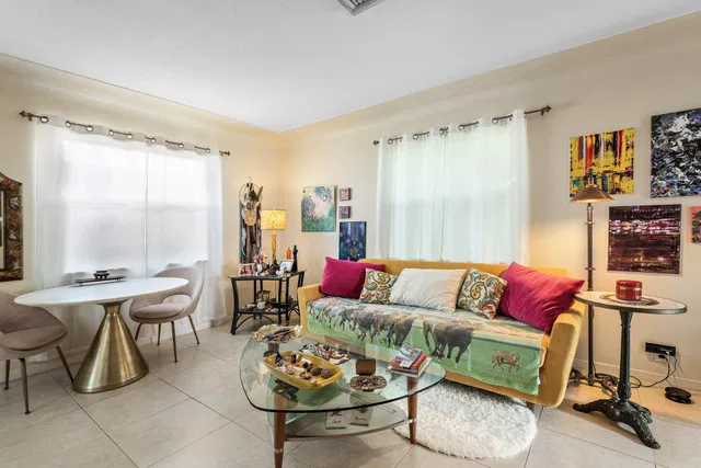 Residence photo 11