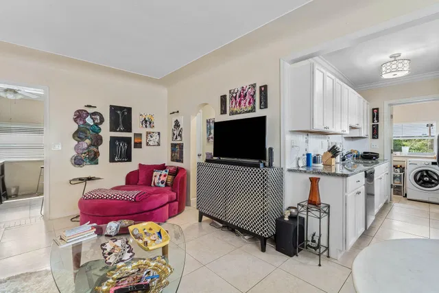 Residence photo 12