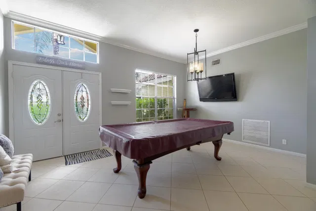 Residence photo 3