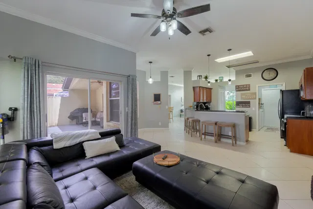Residence photo 8